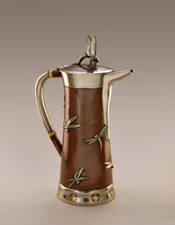 コーヒーポット、ティファニーアンドカンパニー、1879年（銅付きスターリングシルバー）